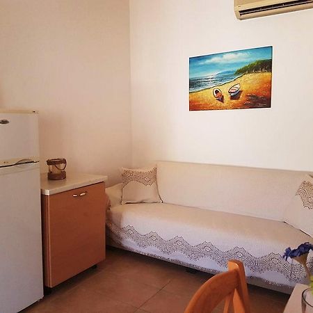 Maria'S Apartments Meyísti Екстериор снимка