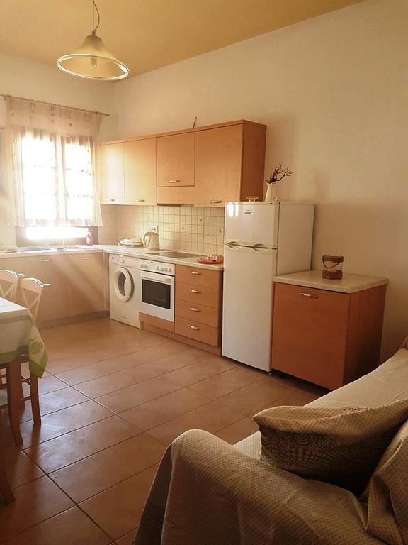 Maria'S Apartments Meyísti Екстериор снимка
